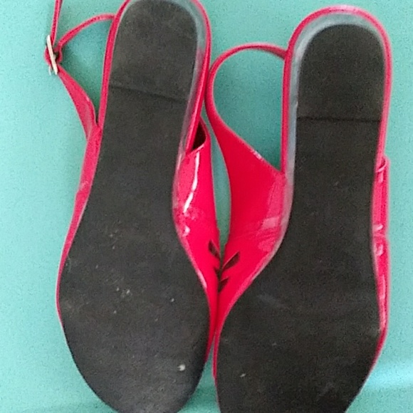 Red PATENT sling back sandals - Picture 4 of 4